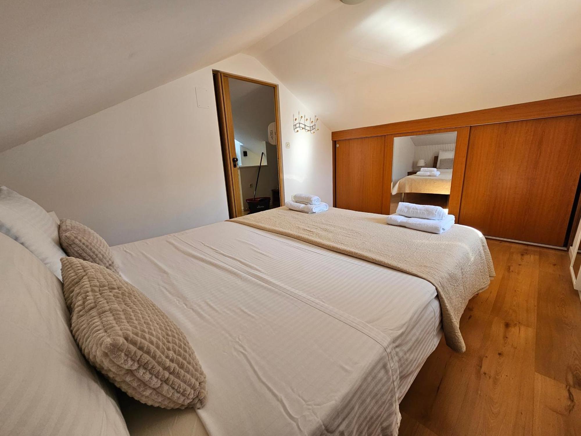 Apartman Lovely Attic Apartman-melani Zadar